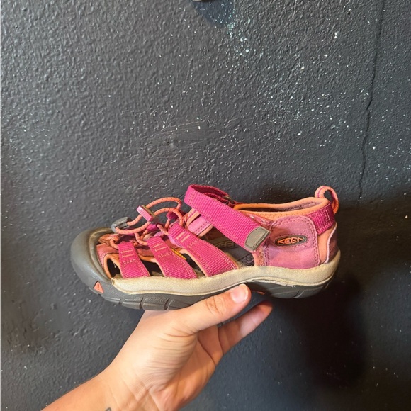Girls Vibrant Pink Keen Adventure Sandals - Picture 6 of 8